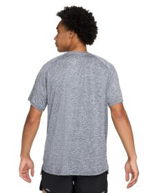 Remera Nike Stride